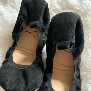Size 10 black foldable  suede flats